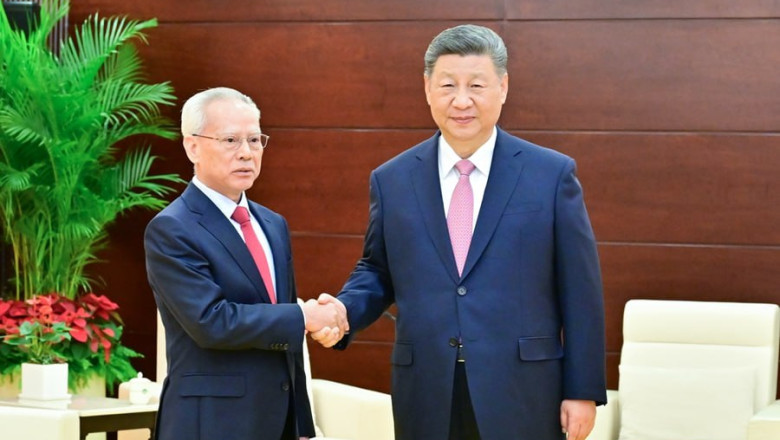 លោក Xi Jinping ជួបសន្ទនាជាមួយលោក Cen Haohui