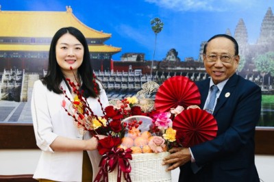 ប្រធានសមាគមមិត្តភាពកម្ពុជាចិនលើកឡើងថា ចិនគឺជាប្រទេសគំរូមួយក្នុងការកាត់បន្ថយភាពក្រីក្រ ដែលកម្ពុជាអាចរៀនសូត្រតាម