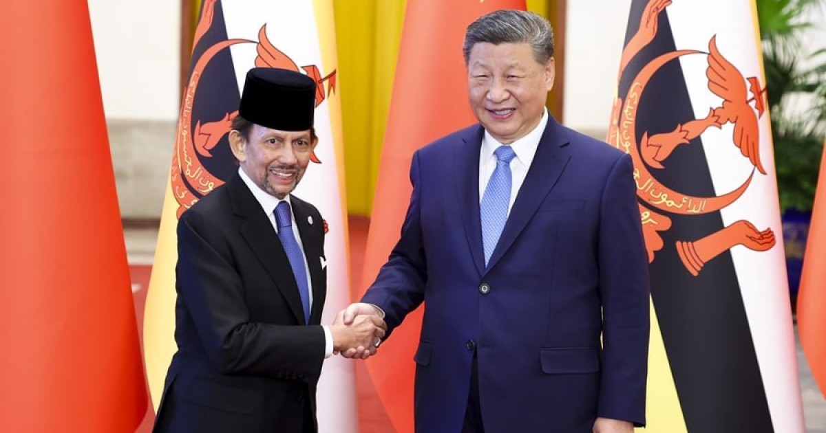 លោក Xi Jinping ប្រធានរដ្ឋចិនជួបពិភាក្សាការងារជាមួយព្រះចៅស៊ុលតង់ ហាជី ហាសសាណាល់ បុលគីយ៉ាស់ ព្រះមហាក្សត្រប្រទេសប្រ៊ុយណេ