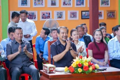 ឯកឧត្តម កែវ រ៉េមី ទេសរដ្ឋមន្រ្តី បានចុះសួរសុខទុក្ខ និងនាំយកថវិកា គ្រឿងឧបភោគបរិភោគ ព្រមទាំងថ្នាំពេទ្យមួយចំនួនប្រគល់ជូនសមាគមស្នាមញញឹមថ្មីនៃក្ដីសង្ឃឹមរបស់កុមារ។