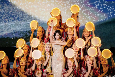 កម្មវិធីរាត្រីសមោសរអបអរពិធីបុណ្យសែនព្រះខែនៃអគ្គស្ថានីយវិទ្យុនិងទូរទស្សន៍មជ្ឈិមចិននឹងចាក់ផ្សាយទៅកាន់ទូទាំងពិភពលោកនៅវេលាម៉ោង ៨:00 យប់ថ្ងៃទី ៦ ខែតុលា