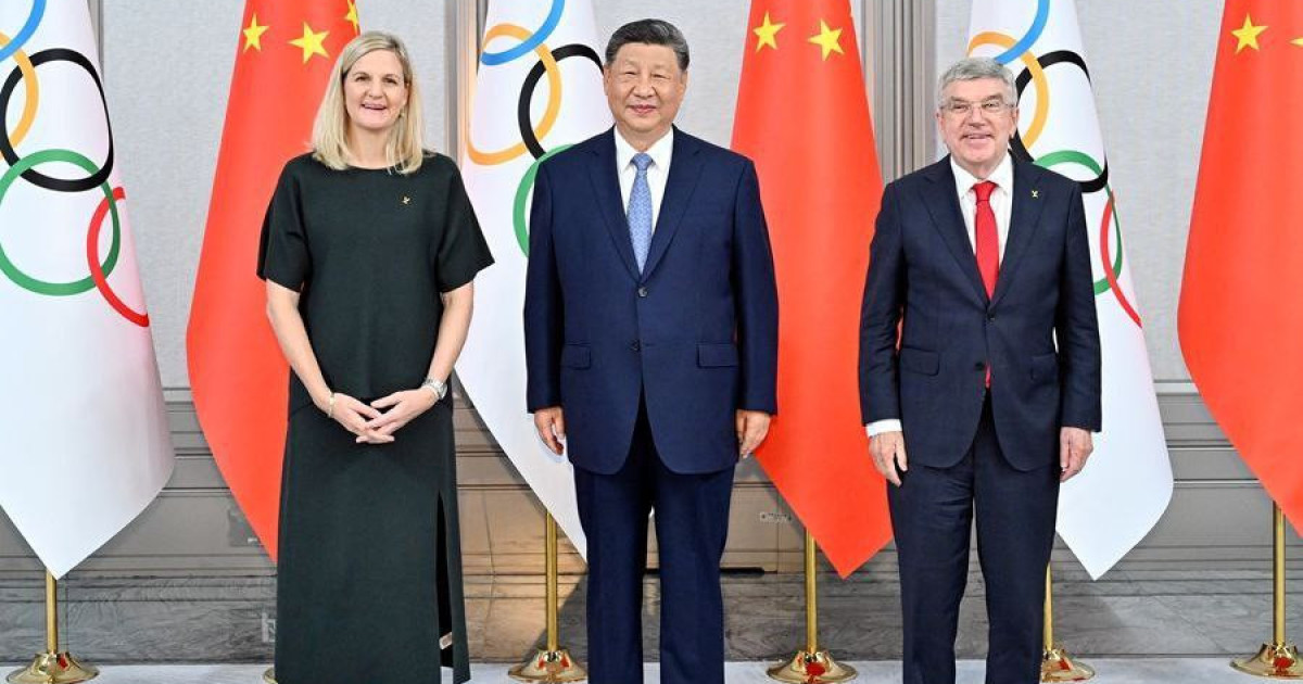 លោក​Xi Jinping ជួបសន្ទនាជាមួយ​លោកស្រី Kirsty Coventry ប្រធានគណៈកម្មាធិការ​អូឡាំពិក​អន្តរជាតិ​និងលោក Bach ​ប្រធានកិត្តិយសពេញ​មួយជីវិត