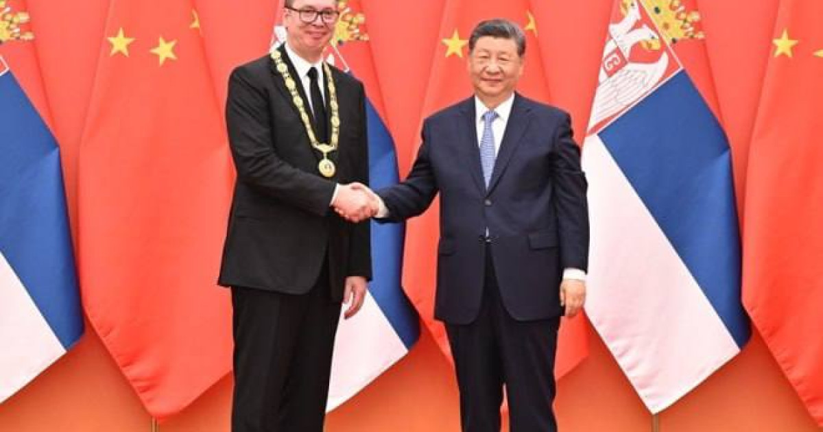 លោក Xi Jinping ប្រធានរដ្ឋចិនប្រារព្ធពិធីបំពាក់​គ្រឿង​ឥស្សរិយយស "មេដាយមិត្តភាព" ជូនលោក Vucic ប្រធានាធិបតីស៊ែប៊ី