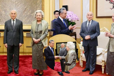 លោក Xi Jinping ប្រធានរដ្ឋចិន​ ចូលគាល់និងសួរព្រះរាជសុខទុក្ខព្រះ​ករុណាព្រះបាទ​សម្ដេចព្រះបរមនាថ នរោត្ដម សីហមុនី